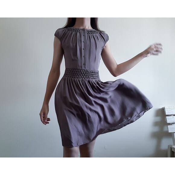 Banana Republic 100% Silk Hand Smocked Lavender Dress Women’s Size 4 Fairy - Picture 3 of 12